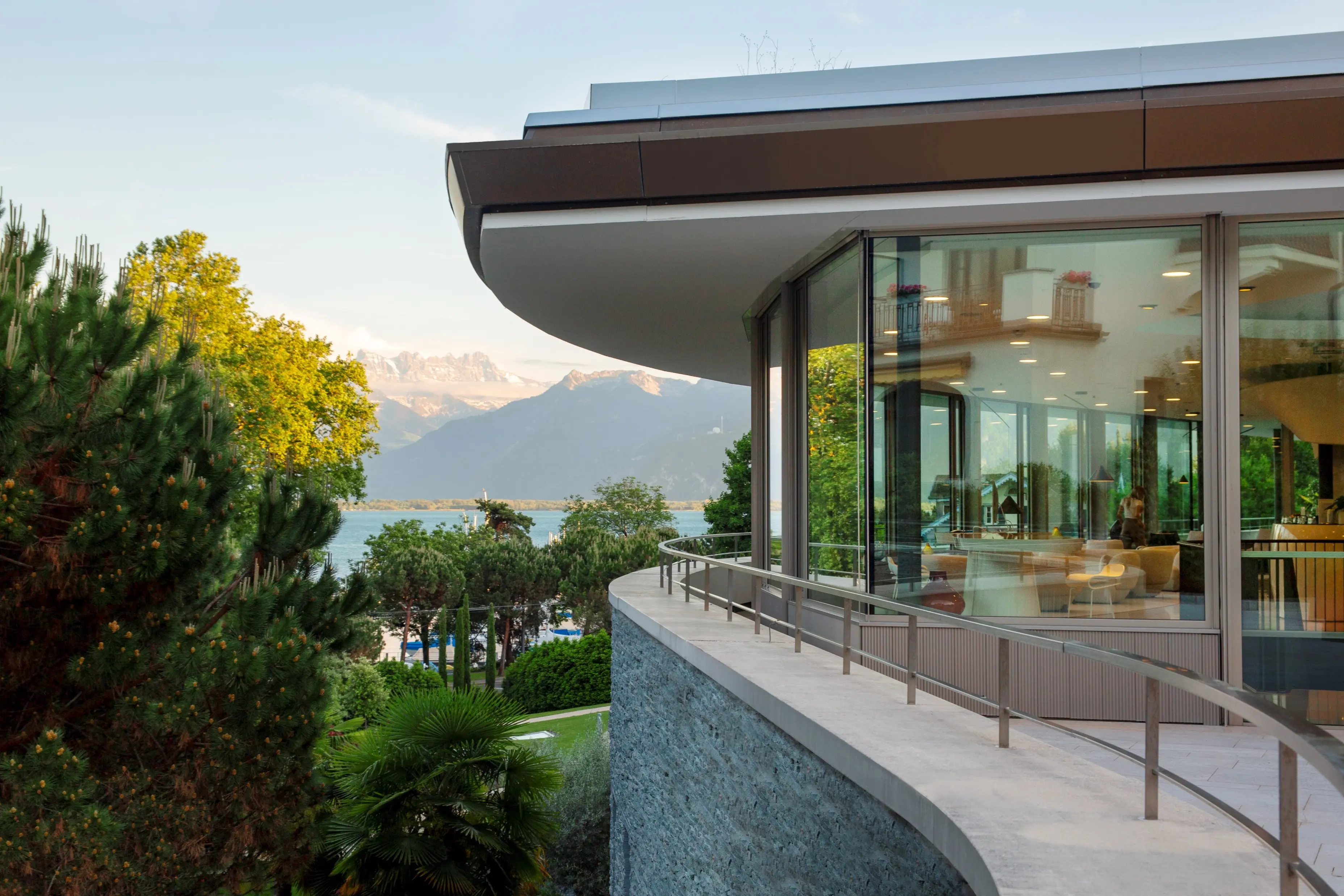 Clinique La Prairie Building